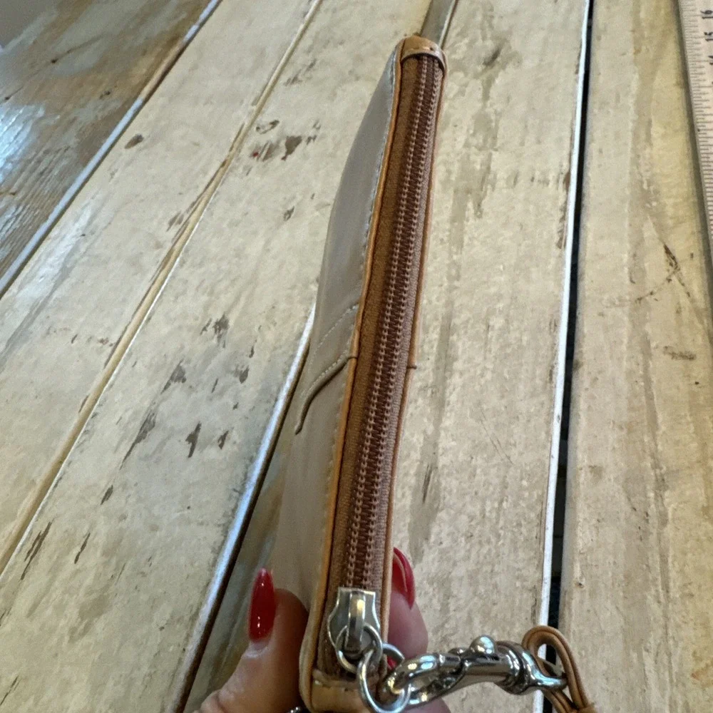 Vintage Coach Tan Smooth Leather Wristlet Small‎ Wrist Wallet Bag - Picture 15 of 15